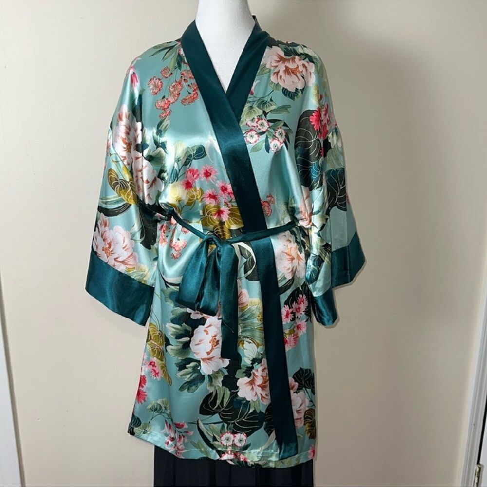 Linea Donatella M Emerald Sea-foam Green Multi Floral Kimono Style Belted Robe